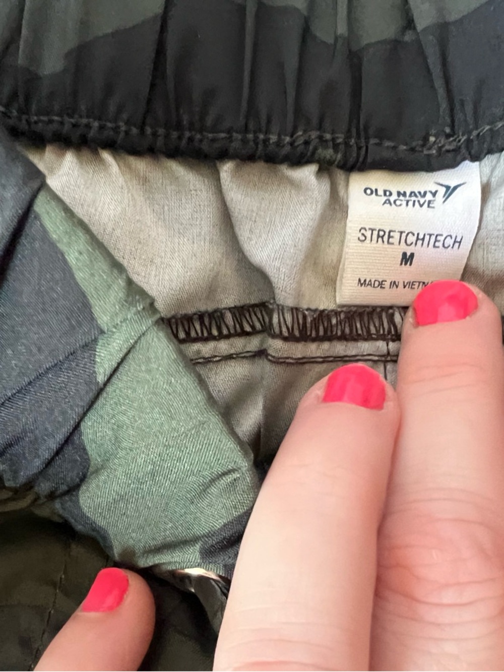 Old Navy Olive Green Camo Cargo Pants - Picture 2 of 3